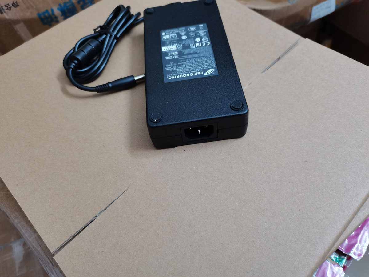 ใหม่ของแท้ Slim FSP 19.5V 11.7 - Pc Gaming Msi บทวิจารณ์และราคา