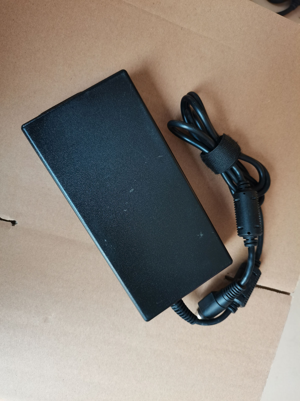 OEM Delta 230W 19.5V 11.8A ADP - Pc Gaming Msi บทวิจารณ์และราคา